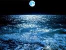 Poze super_ Wallpaper super tare_ poze mare_ poze plaja_ imagini litoral_ luna in apa