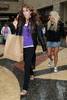 Miley+Cyrus+Friends+Out+Shopping+Rainy+Day+6v0HRF0e0yLl