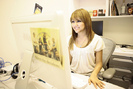 Kat_DeLuna_smiles_while_s_48d8234e550ea