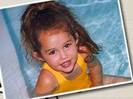 miley-cyrus_dot_com-family006