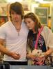 miley-cyrus-and-justin-gaston-cuddle[1]