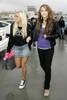 Miley+Cyrus+Friends+Out+Shopping+Rainy+Day+SVTN5fYJ1isl