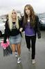 Miley+Cyrus+Friends+Out+Shopping+Rainy+Day+0JaIzOclCgml