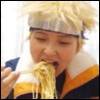 naruto mananca ramen-cosplay