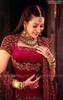 karishma-kapoor-in-red-saree-wallpaper