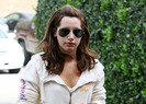 ashley-tisdale-coffee-bean-and-tea-leaf-9