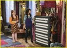 Helping-Hand-wizards-of-waverly-place-5748809-320-230[1]