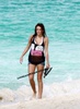 Miley-the-Bahamas-miley-cyrus-6266004-571-779