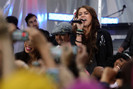 Miley+Cyrus+Performs+NBC+Today+qtvhxE5bKkrl[1]