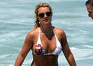 britney-spears-beach-costa