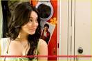 zac-efron-vanessa-hudgens-graduation-06[1]