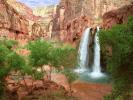 Cascada_si_Munti_Wallpapers_Poze_de_la_Munte