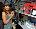 2008+American+Music+Awards+Silver+Spoon+Gifting+v-ekIv1BzgNl