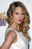 taylor-swift-hannah-nashville-4