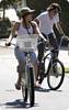 mileycyrusysushermanosenbicicletafotos2[1]