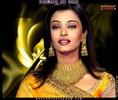 Aishwarya_Rai_Saree_BollywoodSargam_smiling_449914