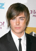 zac-efron-160132l