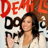 Demi+Lovato+Signs+Copies+New+Album+Don+t+Forget+uN_QdylR75Yl
