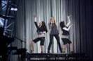 hannah la concert cu dansatoarele