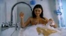 cleo-using-her-powers-in-the-bath-h2o-just-add-water-8897446-120-67