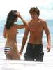 vanessa-hudgens-zac-efron-beach-date3