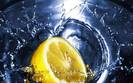 lemon in water