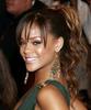 rihanna_high_ponytail_hairstyle36[1]