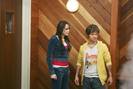 miley-cyrus_COM-hannahmontana-season3-e65-stills022
