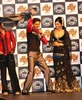 shahrukh-khan-deepika-padukone[1]