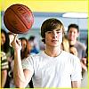 zac-efron-bball-17