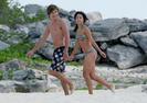 46516_vanessa_hudgens_bikini_candids_651_122_616lo.0.0.0x0.660x469