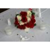 buchet-de-mireasa-din-trandafiri-albi-si-rosii~t_6638381