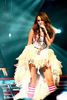190px-Miley_Cyrus_Wonder_World_concert_at_Auburn_Hills_06