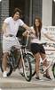 mileycyrusyjustingastonenbicicletafotos4[1]